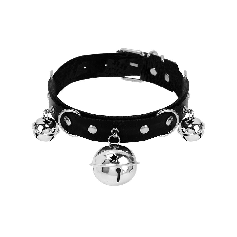 Gothic Choker Necklace Covering the Neck